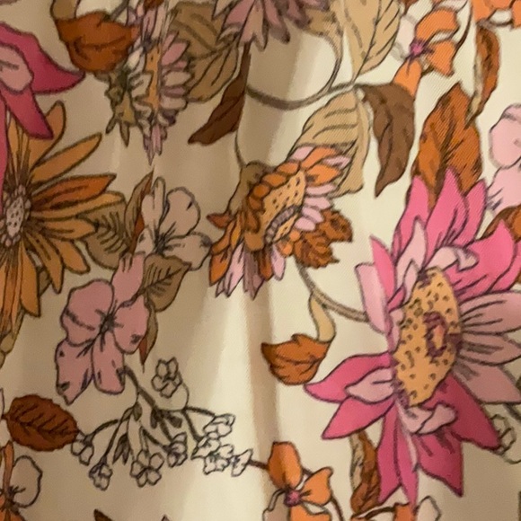 Size medium women’s floral tie back dress long - Picture 2 of 5